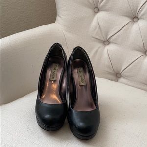 Black platform Steve Madden pumps size 7.5